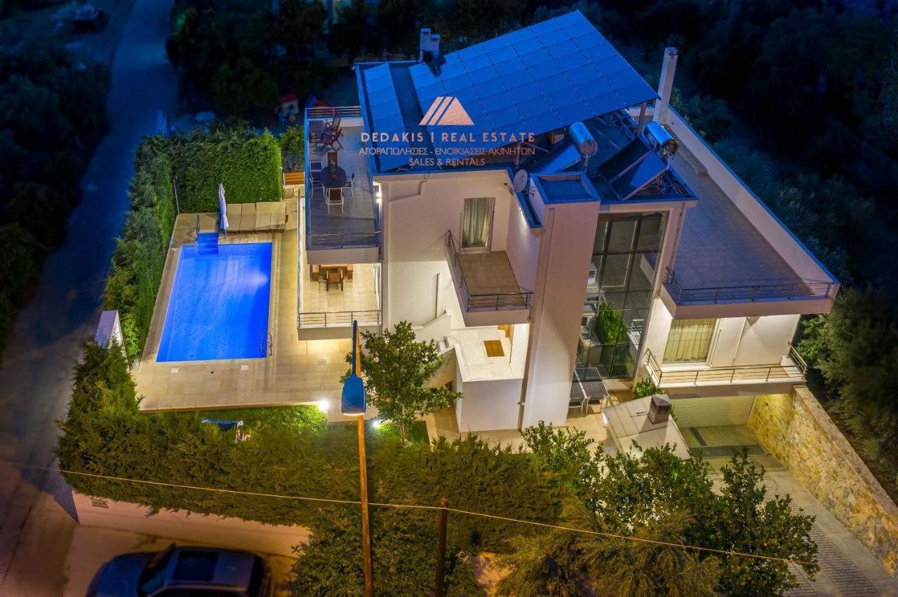Luxury Villa Loutraki With Private Heated Pool Exterior foto