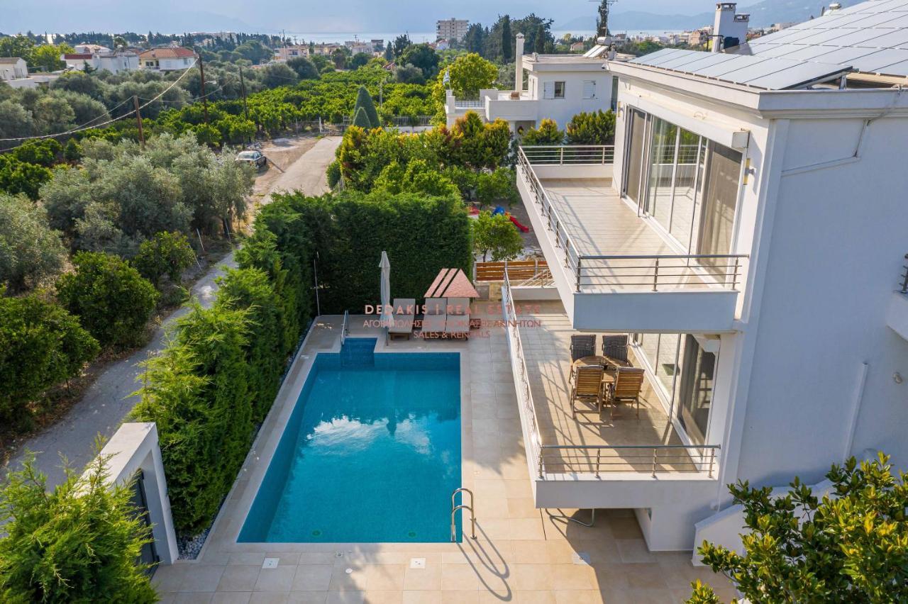 Luxury Villa Loutraki With Private Heated Pool Exterior foto