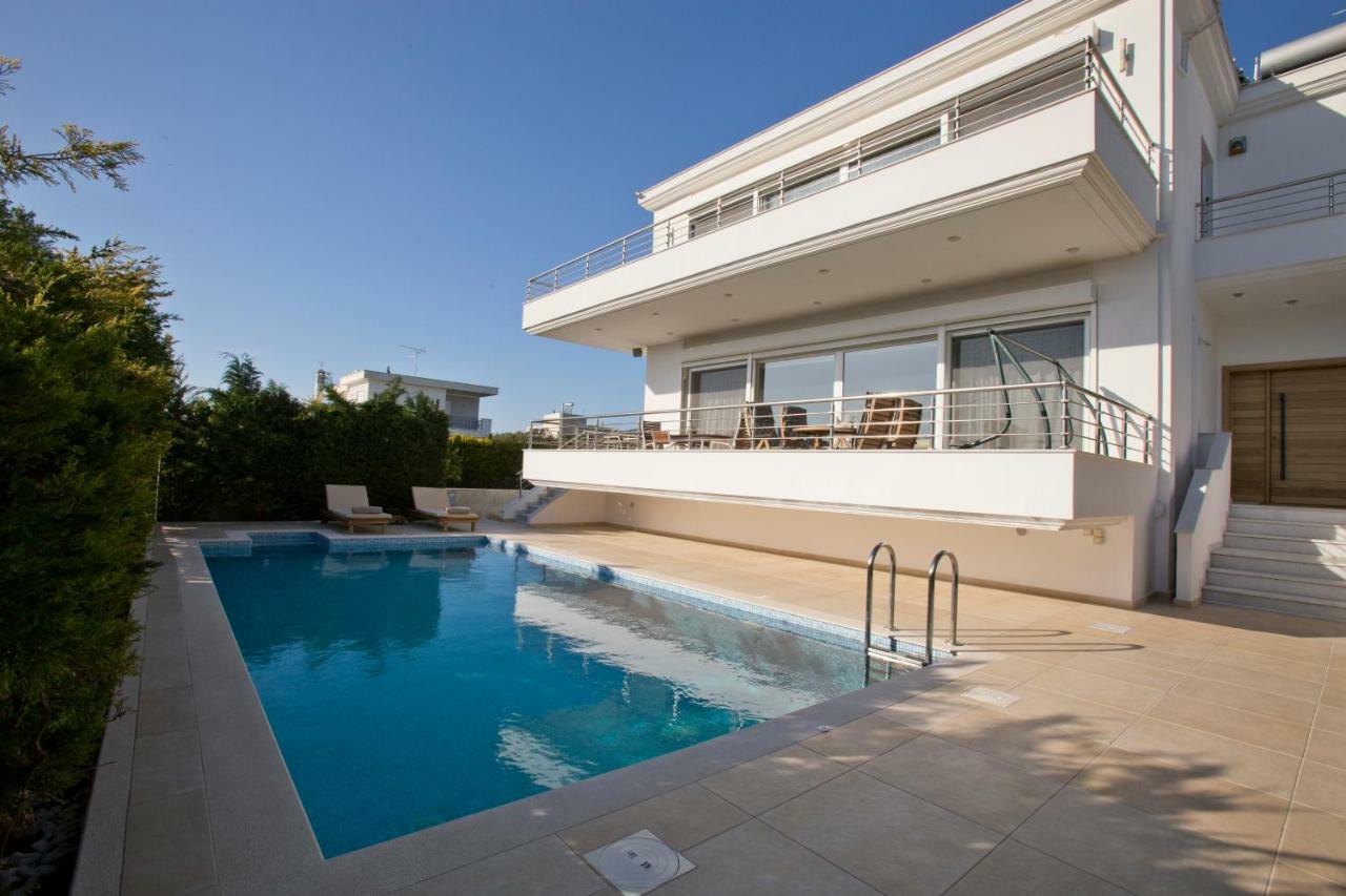 Luxury Villa Loutraki With Private Heated Pool Exterior foto