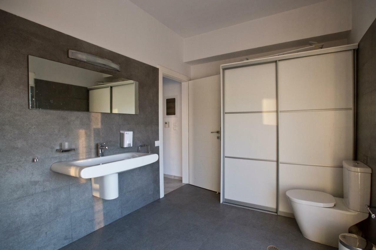 Luxury Villa Loutraki With Private Heated Pool Exterior foto