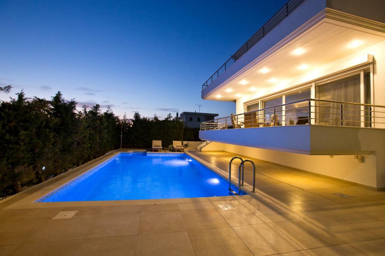 Luxury Villa Loutraki With Private Heated Pool Exterior foto