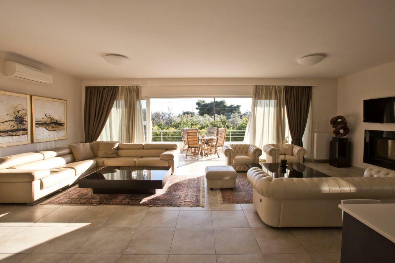 Luxury Villa Loutraki With Private Heated Pool Exterior foto
